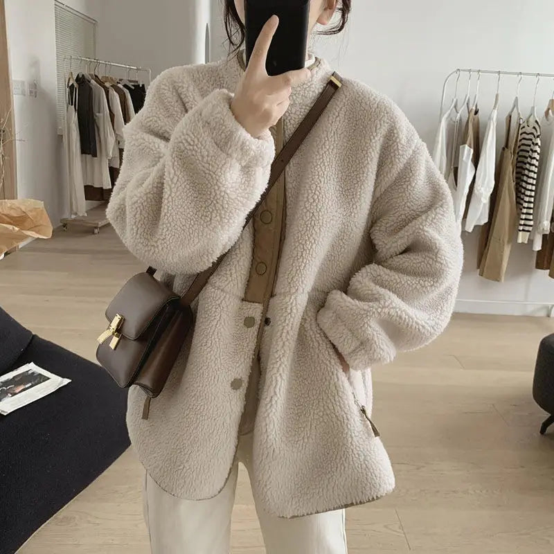Michelle | Women’s Oversized Teddy Jacket | Beige Buttoned Plush Coat for Chic Winter Comfort