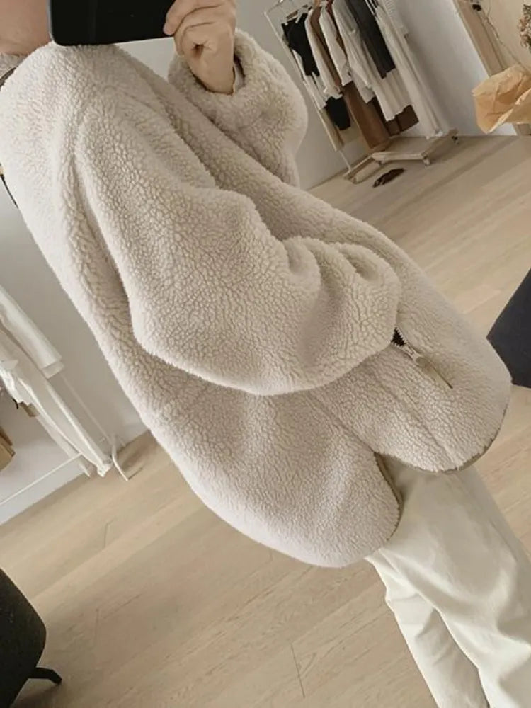 Michelle | Women’s Oversized Teddy Jacket | Beige Buttoned Plush Coat for Chic Winter Comfort