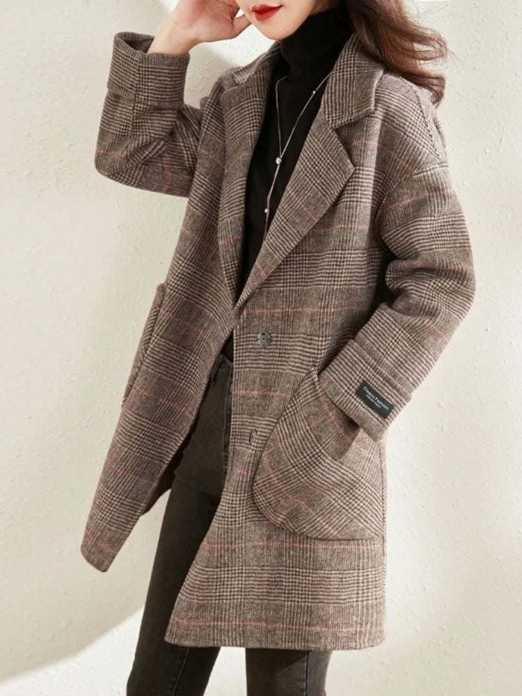 Arya | Women's Single-Breasted Long Tweed Coat with Lapel Collar