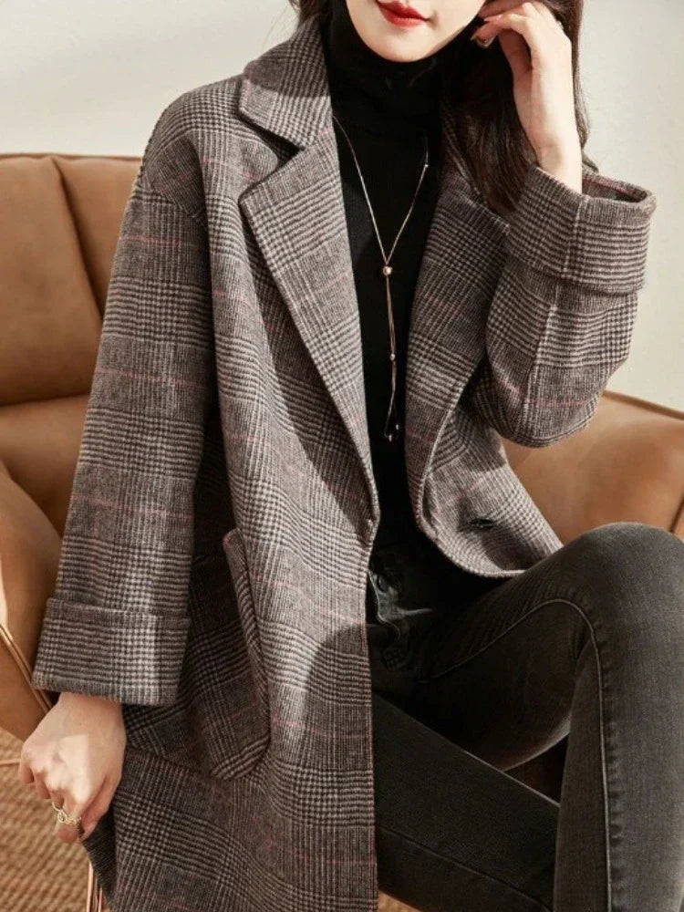 Arya | Women's Single-Breasted Long Tweed Coat with Lapel Collar
