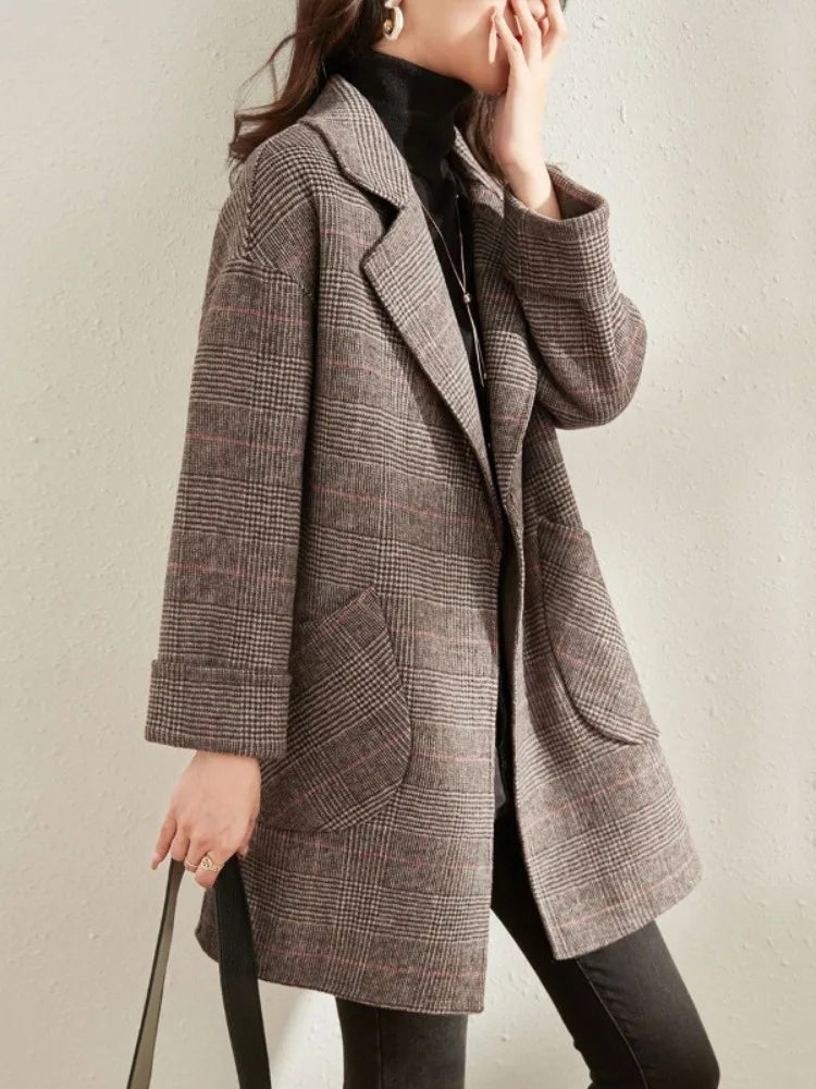 Arya | Women's Single-Breasted Long Tweed Coat with Lapel Collar