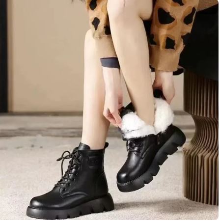 Odettea | Women's Fleece-Lined Lace-Up Winter Ankle Boots with Thick Sole – Premium Quality Black Boots for Cold Weather