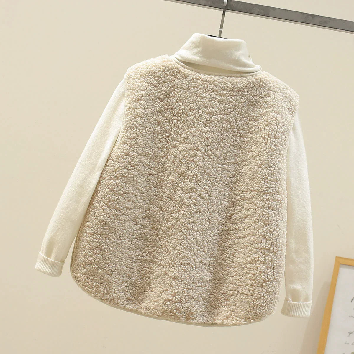 Eadie | Women’s Relaxed Fit Teddy Texture V-Neck Vest with Pockets