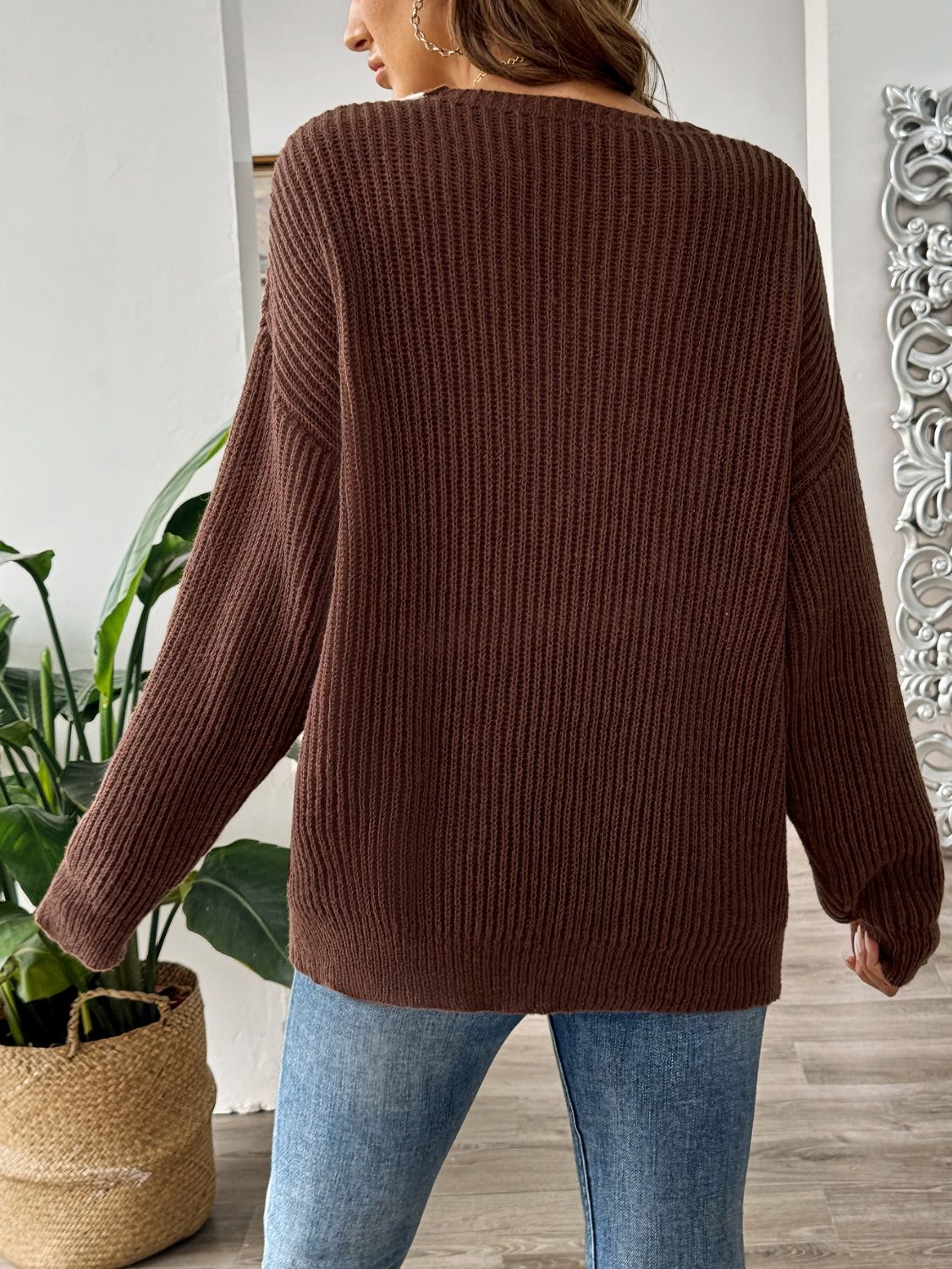 Kerstin | Women's Two-Tone V-Neck Drop Shoulder Knitted Sweater