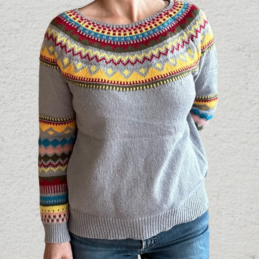 Pilora | Vintage Grey Sweater with Colourful Tribal Pattern – Effortless Style for Autumn and Winter