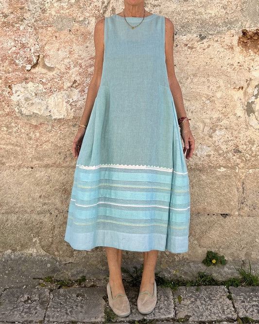 Pelindra | Casual Sleeveless Midi Dress with Crew Neck and Artistic Print