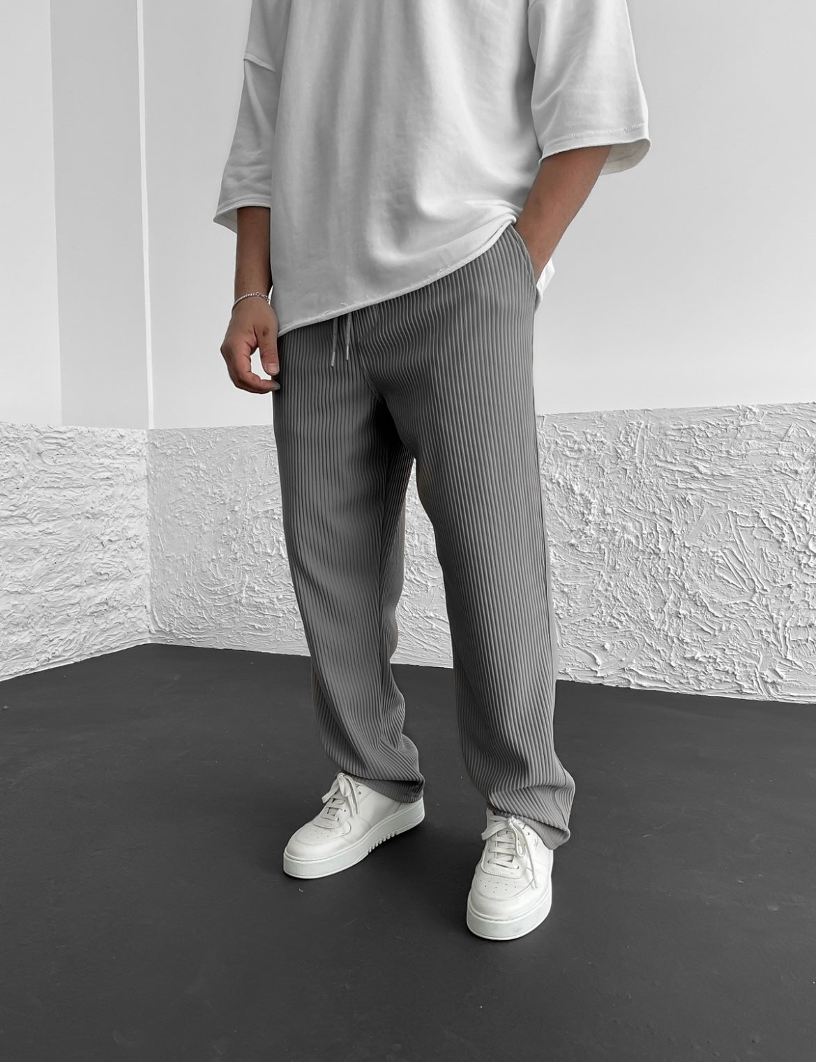Gustav | Men's Loose-Fit Ribbed Trousers with Drawstring Comfort