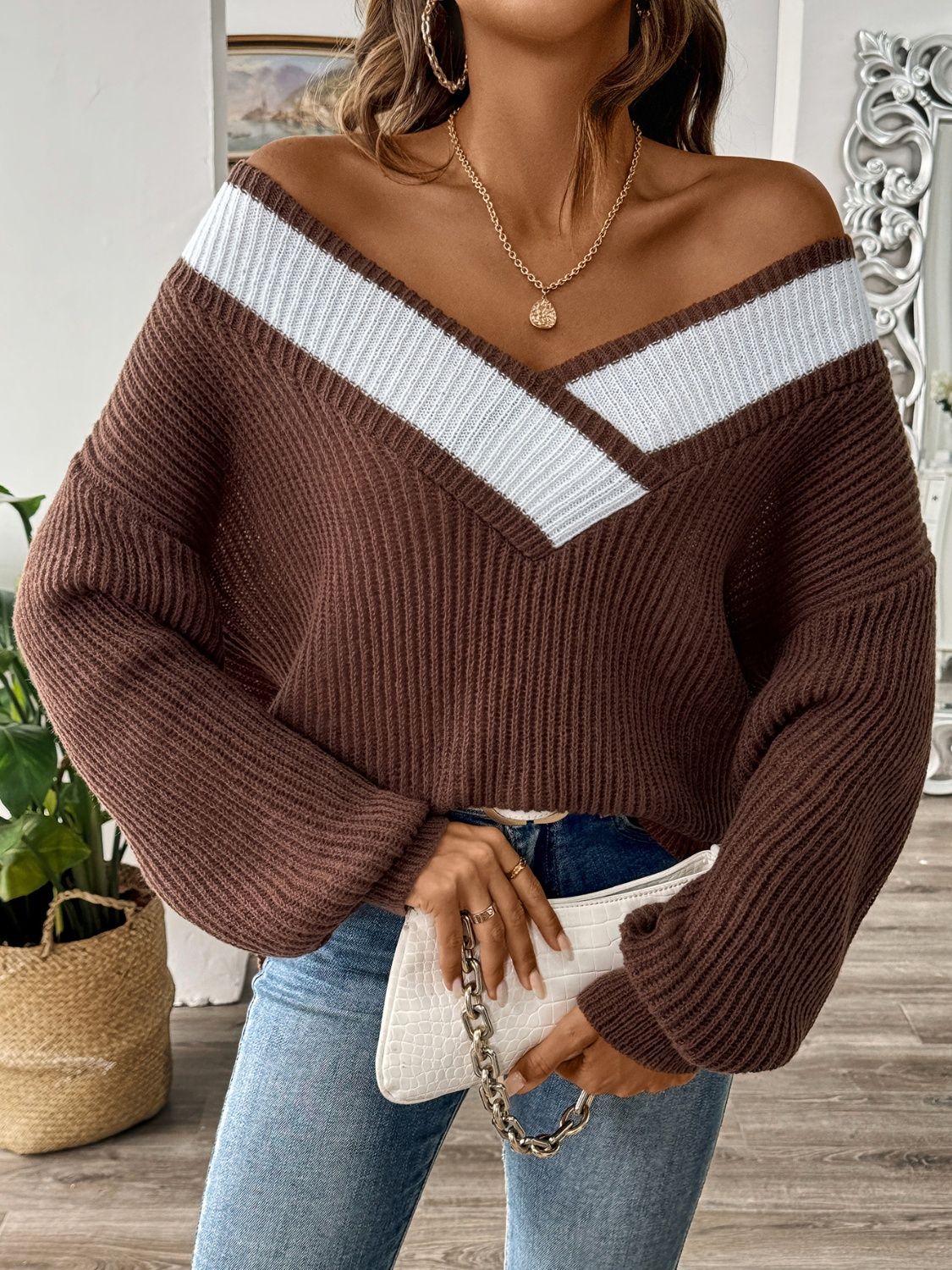 Kerstin | Women's Two-Tone V-Neck Drop Shoulder Knitted Sweater