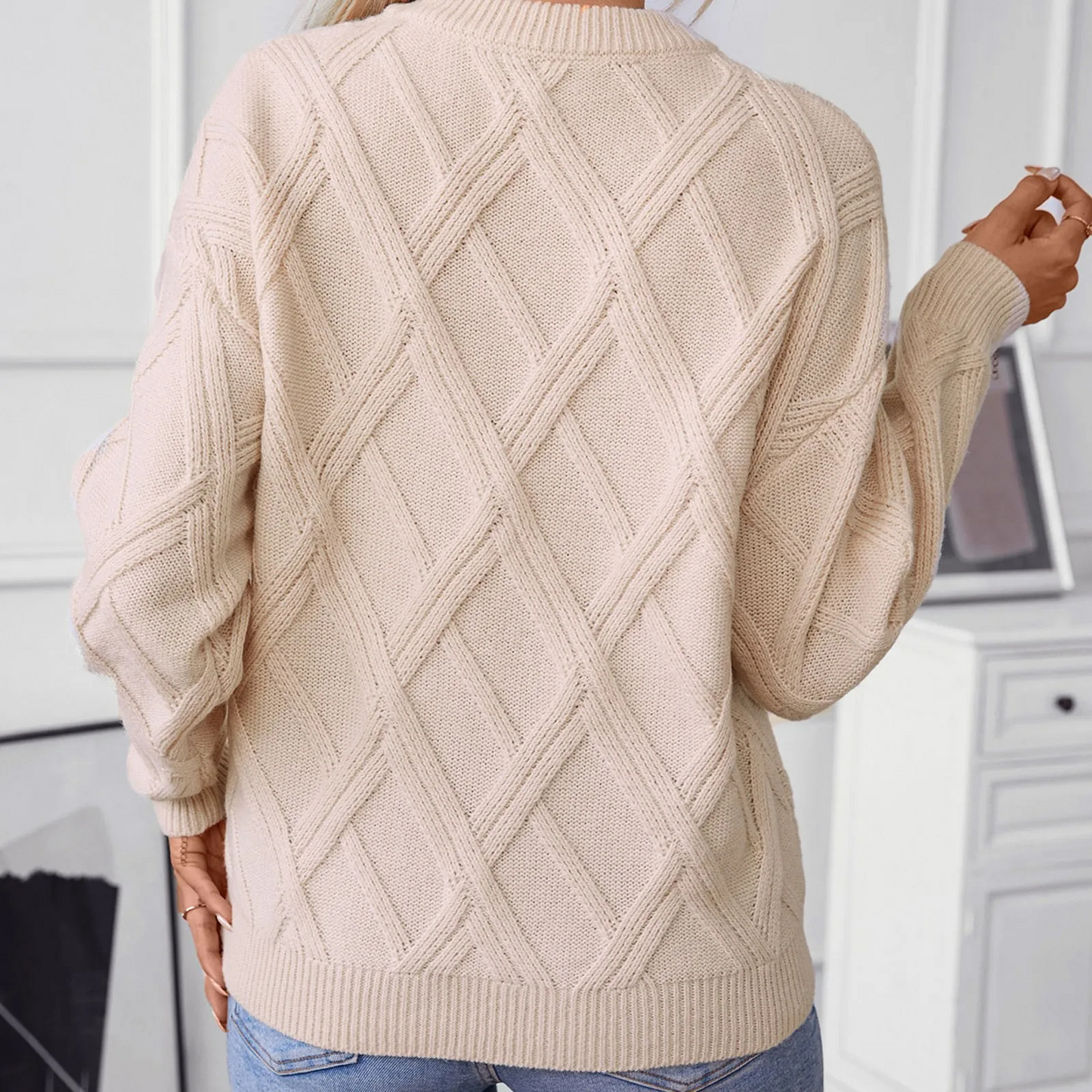 Enrika | Women's Diamond Pattern Knit Sweater with Round Neck and Relaxed Fit