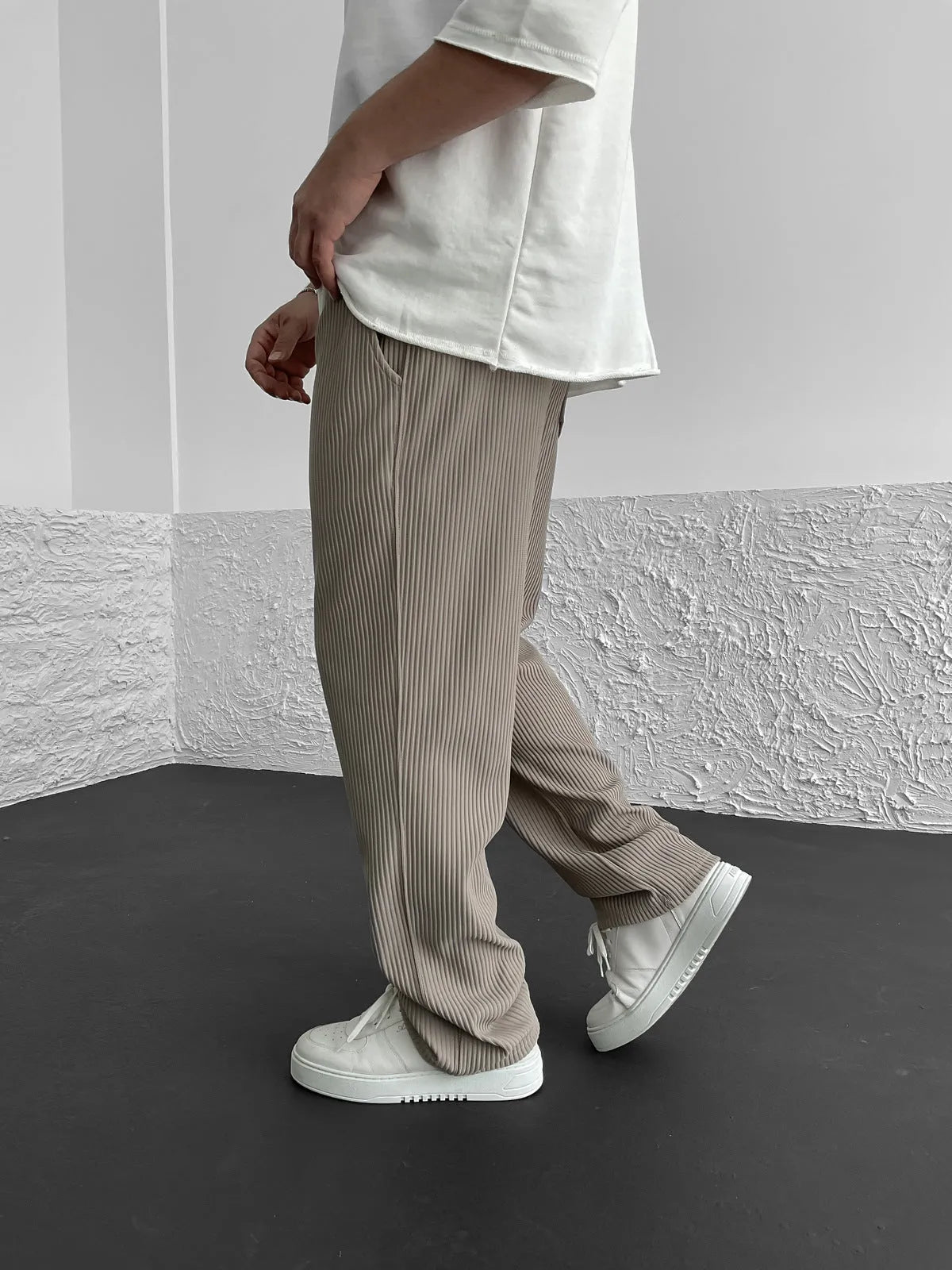 Gustav | Men's Loose-Fit Ribbed Trousers with Drawstring Comfort