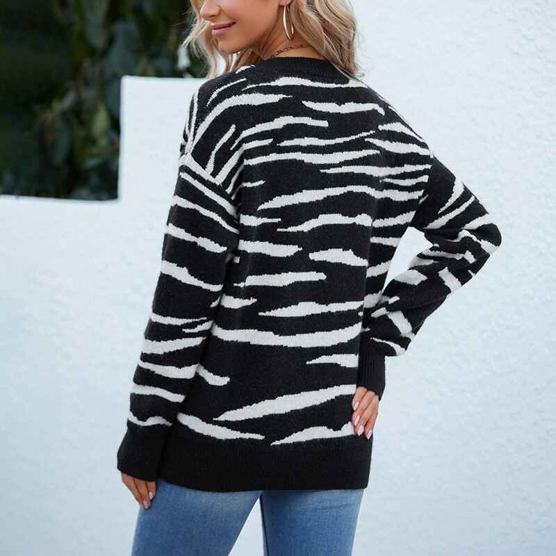 Louise | Women's Round Neck Tiger Knit Sweater – Stylish & Versatile Winter Look