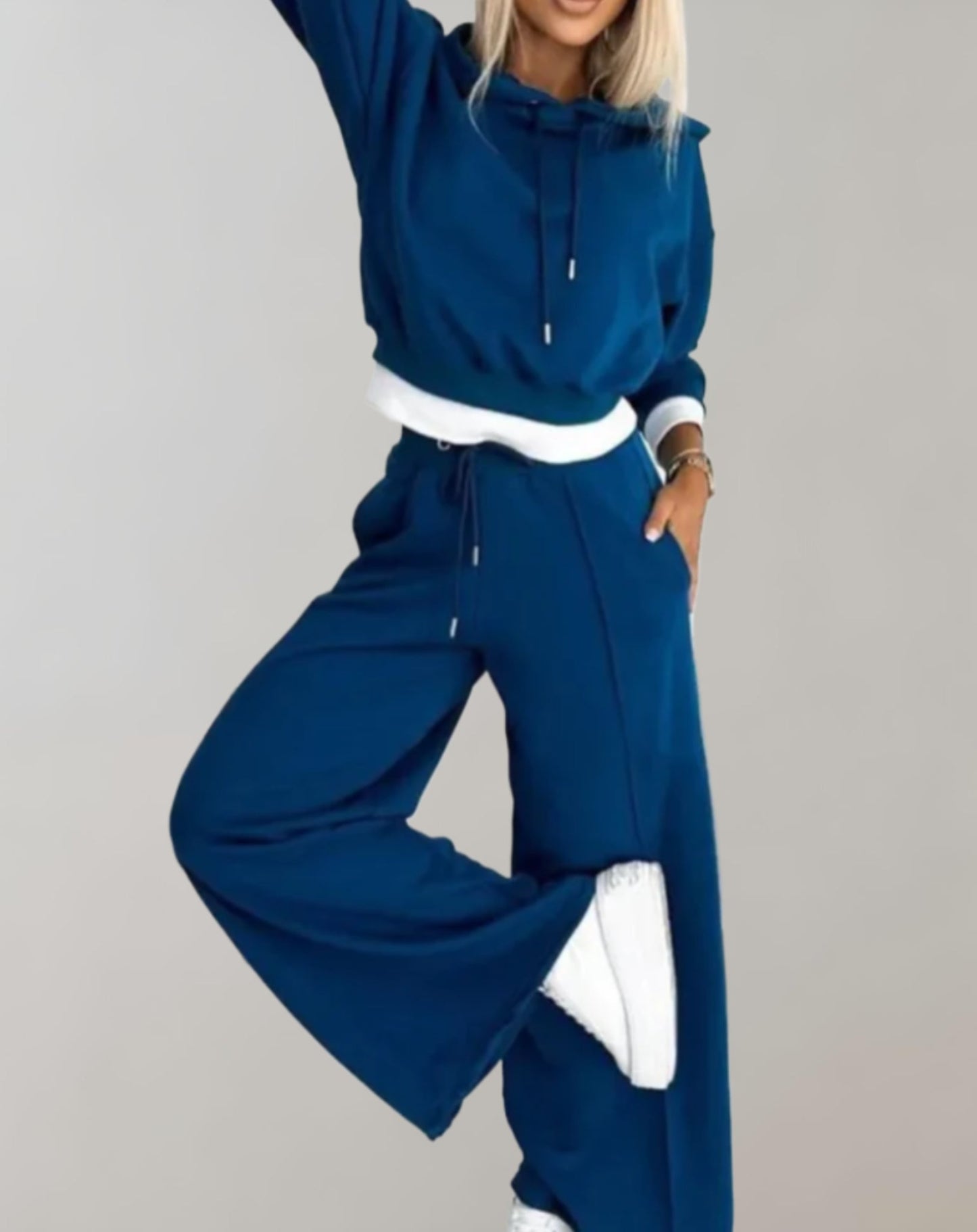 Portia | Women's Two-Tone Cropped Hoodie & Loose Fit Joggers Set – Stylish & Comfy