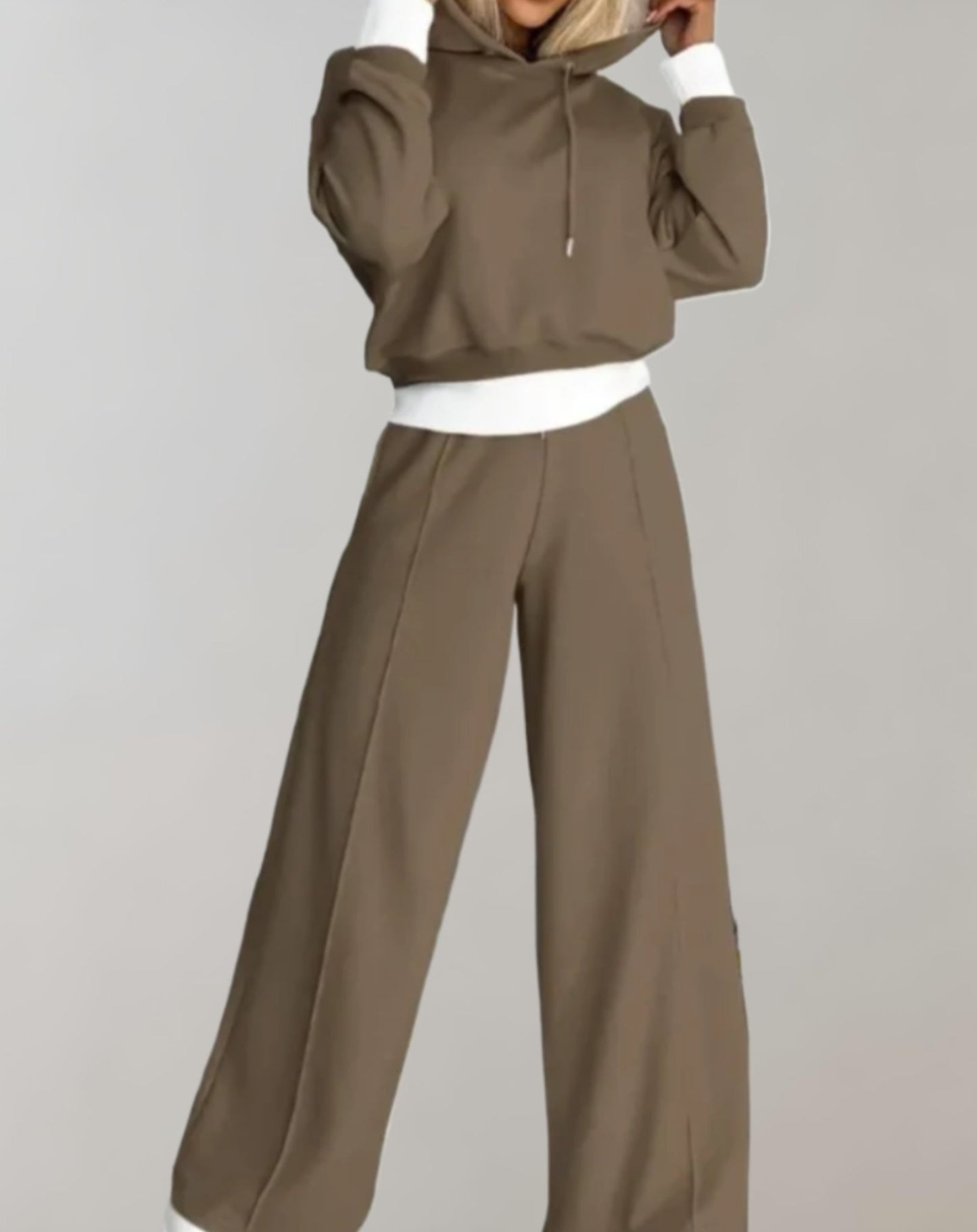 Portia | Women's Two-Tone Cropped Hoodie & Loose Fit Joggers Set – Stylish & Comfy
