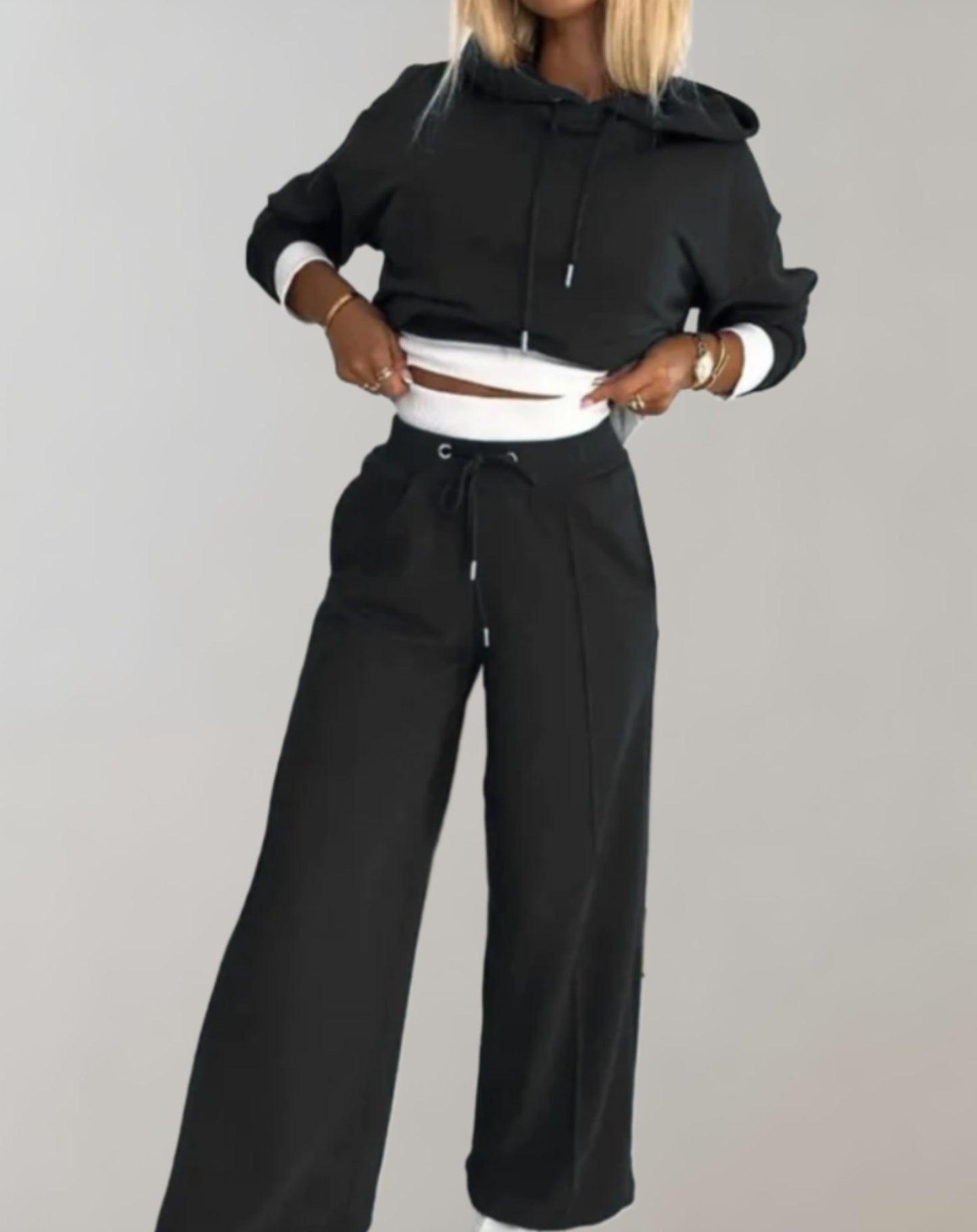 Portia | Women's Two-Tone Cropped Hoodie & Loose Fit Joggers Set – Stylish & Comfy