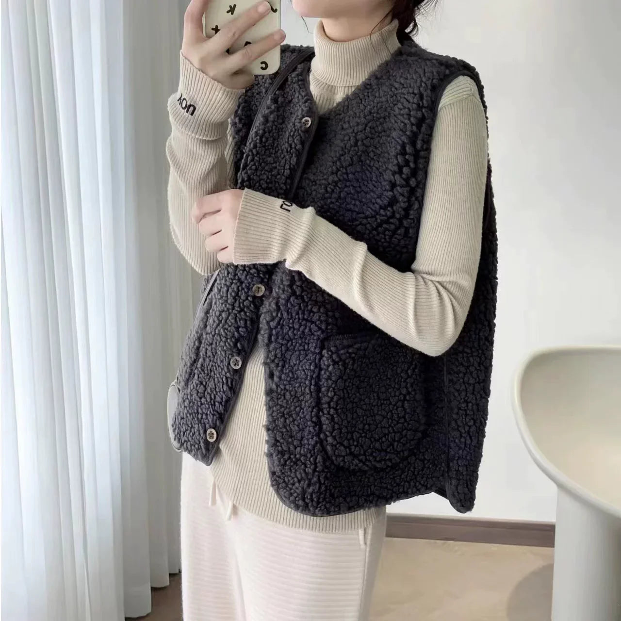 Eadie | Women’s Relaxed Fit Teddy Texture V-Neck Vest with Pockets