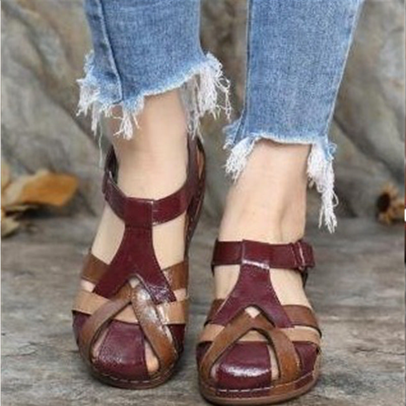 Delowen | Women’s Crisscross Strap Sandals – Low Wedge Heel – Open Toe with Cut-Out Design – Casual Summer Comfort