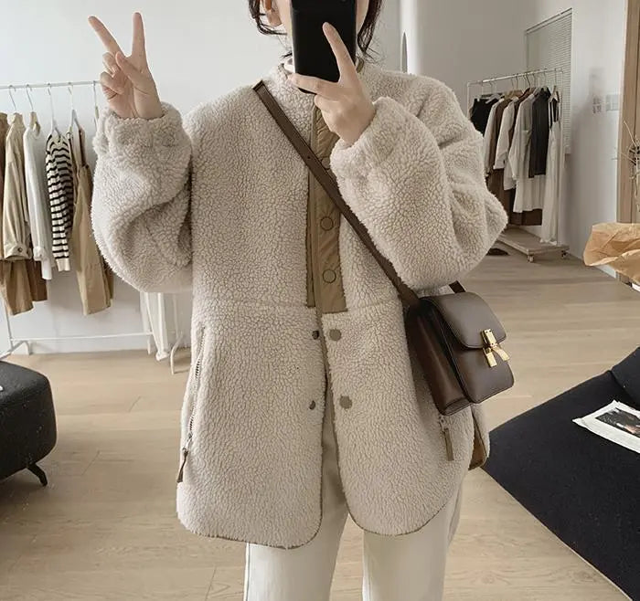 Michelle | Women’s Oversized Teddy Jacket | Beige Buttoned Plush Coat for Chic Winter Comfort