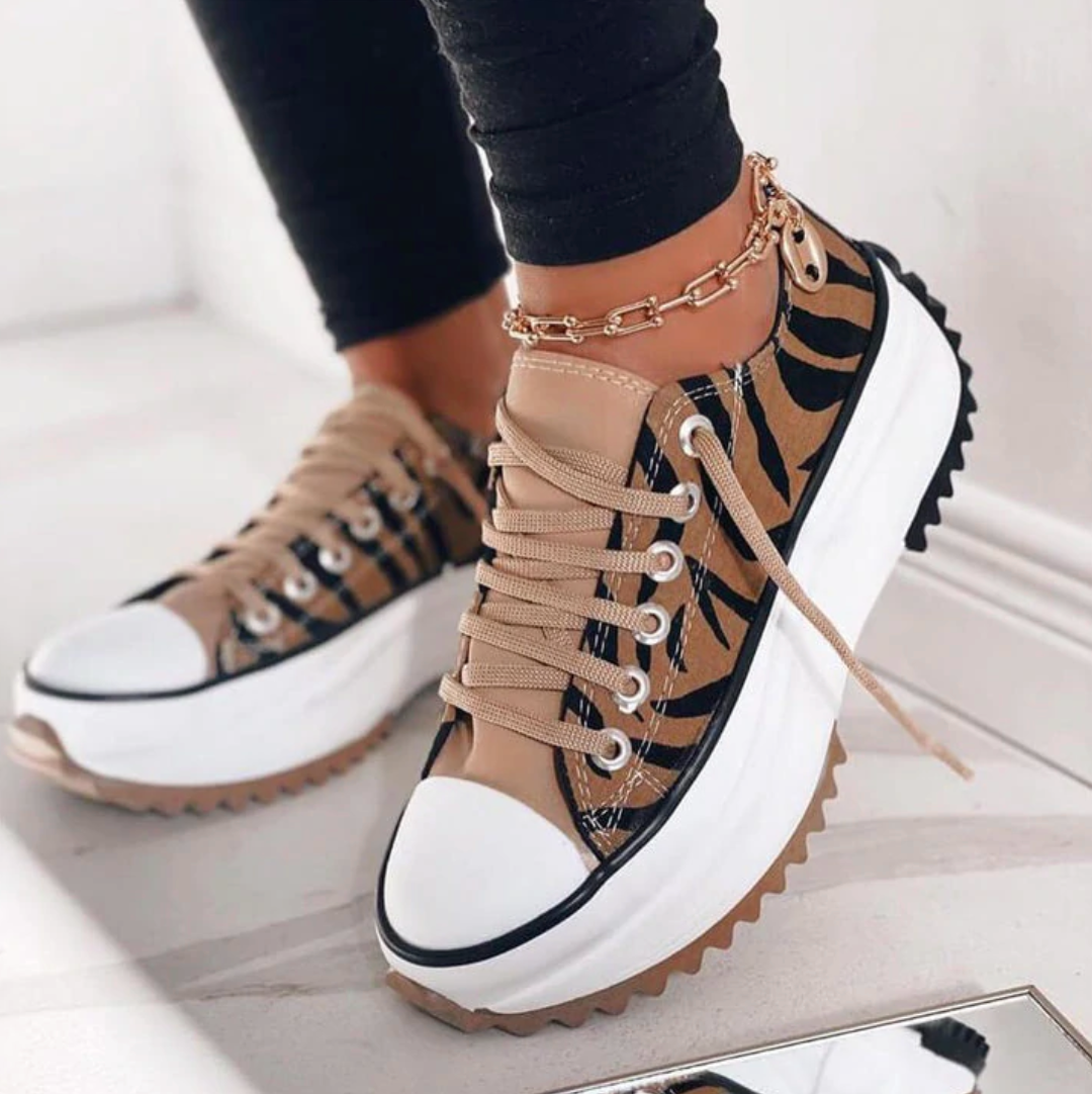 Olivia | Women's Lace-Up Chunky Platform Trainers – Classic Style with Elevated Comfort