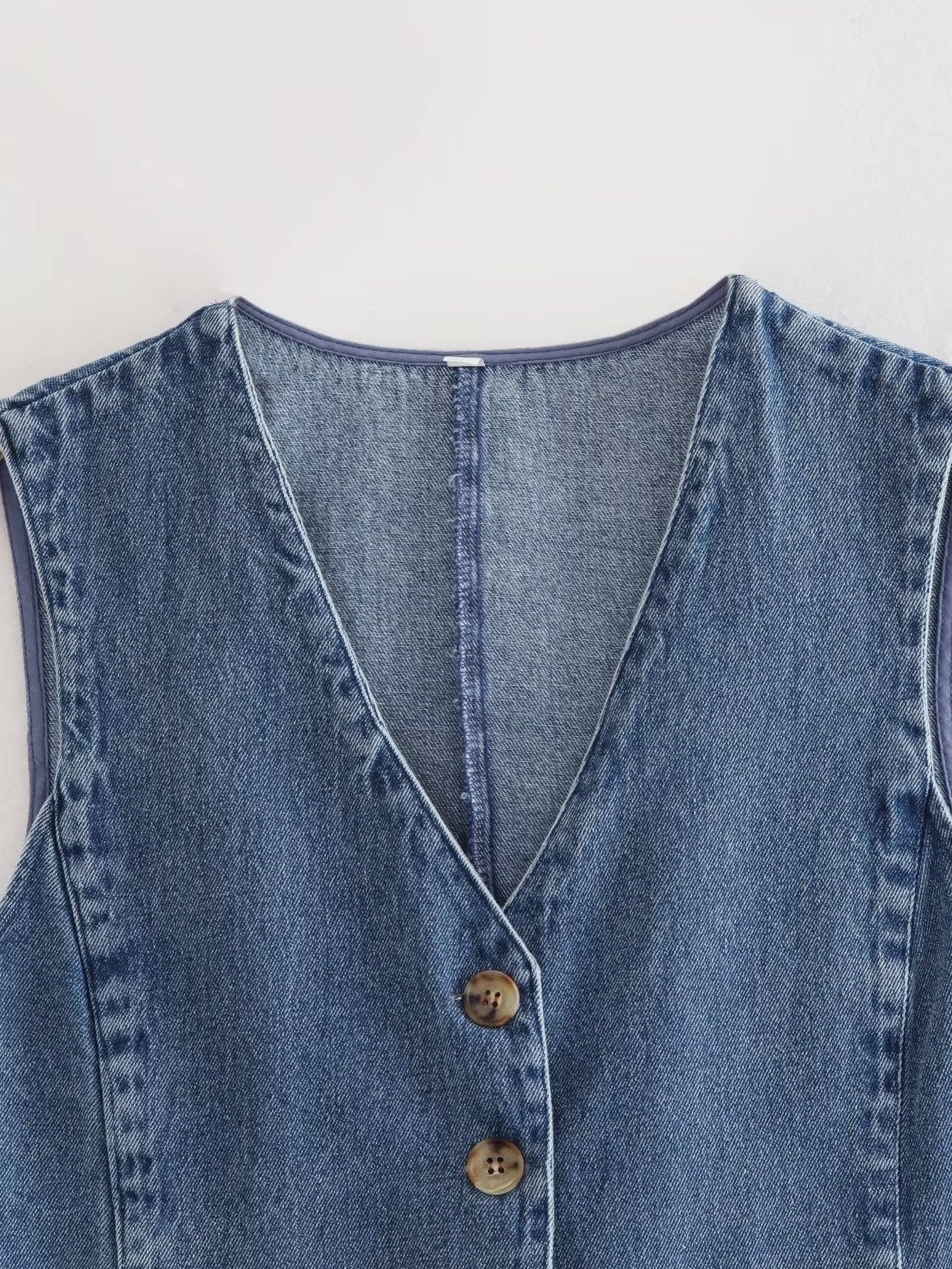 Gwenlyn | Women’s Stylish V-Neck Buttoned Sleeveless Summer Vest
