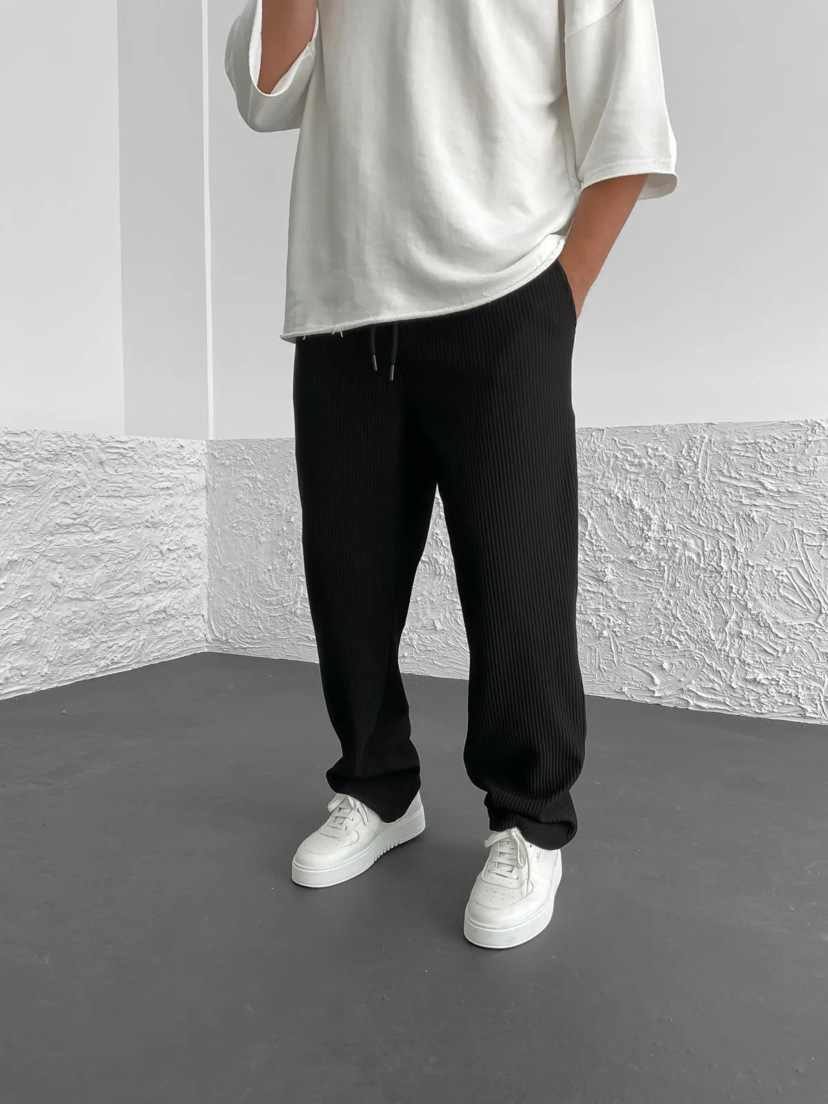 Gustav | Men's Loose-Fit Ribbed Trousers with Drawstring Comfort