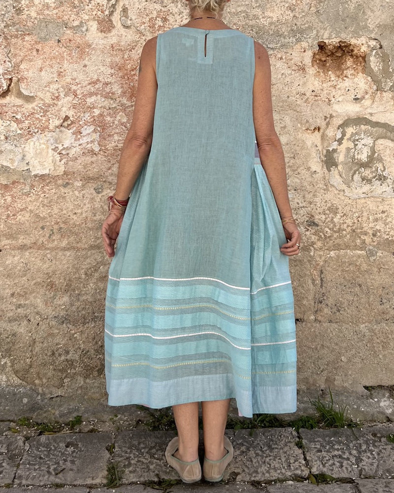 Pelindra | Casual Sleeveless Midi Dress with Crew Neck and Artistic Print