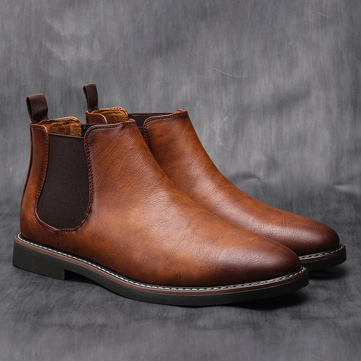 The Highlands Men&#39;s Durable Leather Chelsea Boots