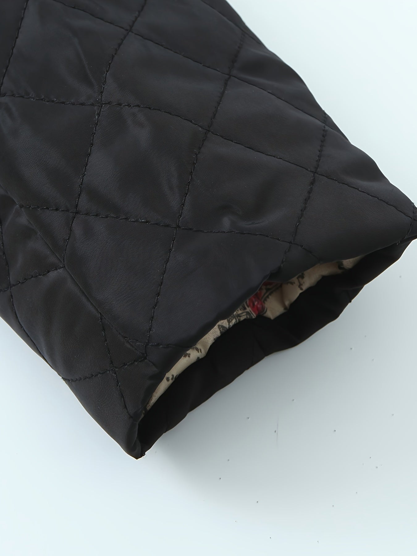 Aenne | Lightweight Hooded Winter Jacket with Quilted Diamond Design