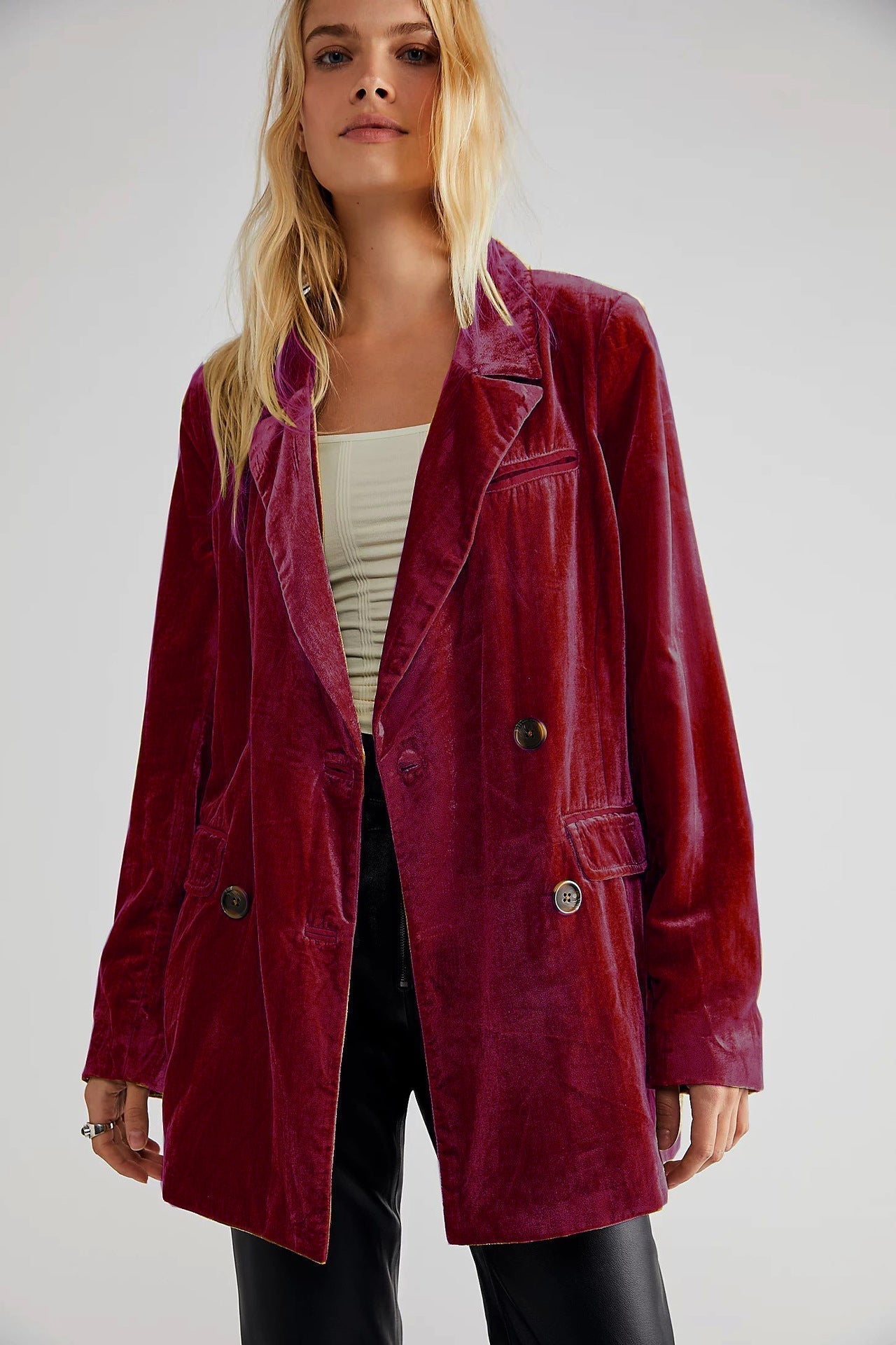 Abigail | Women’s Elegant Velvet Blazer with Classic Lapel and Double-Breasted Buttons