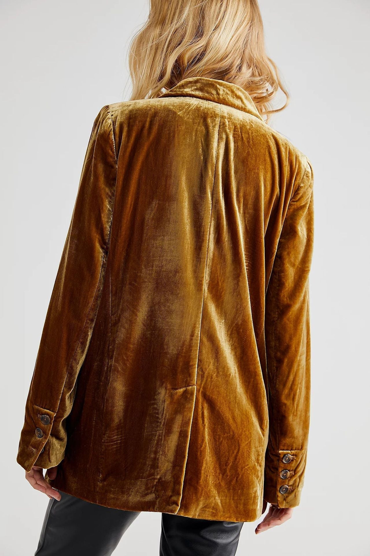 Abigail | Women’s Elegant Velvet Blazer with Classic Lapel and Double-Breasted Buttons