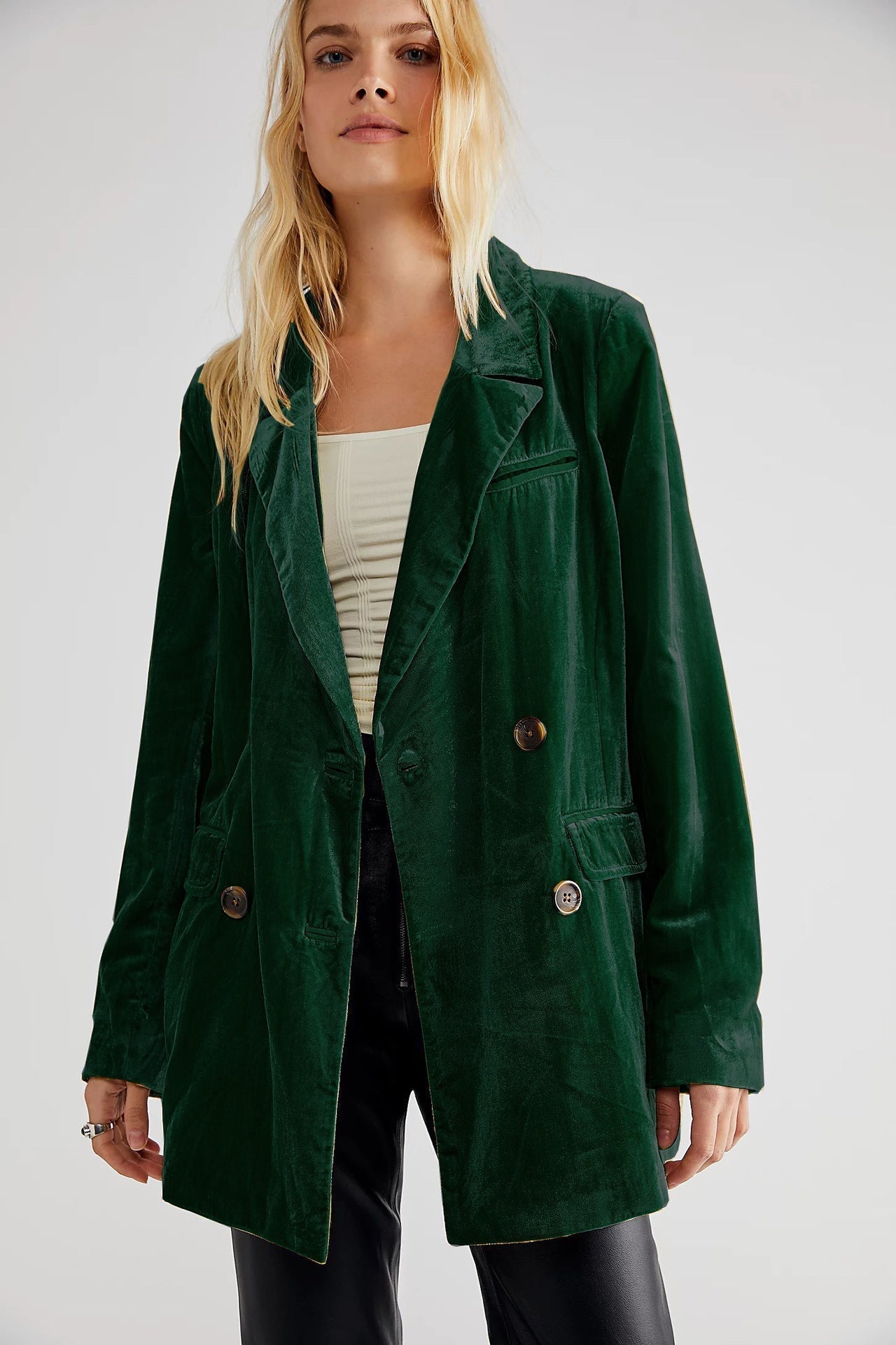 Abigail | Women’s Elegant Velvet Blazer with Classic Lapel and Double-Breasted Buttons