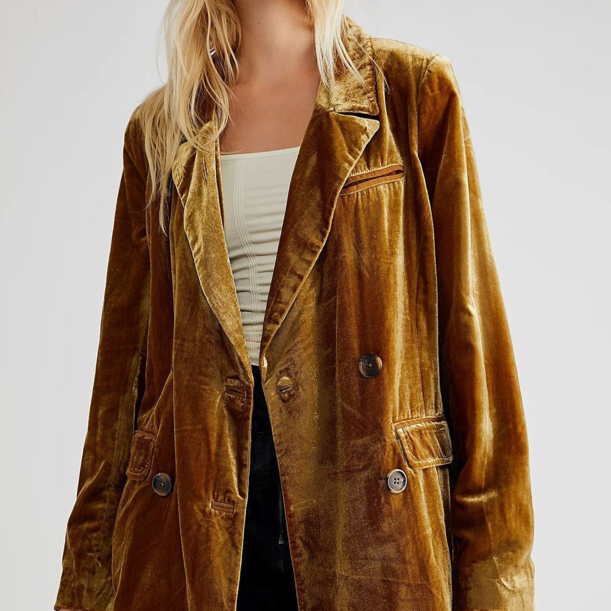 Abigail | Women’s Elegant Velvet Blazer with Classic Lapel and Double-Breasted Buttons