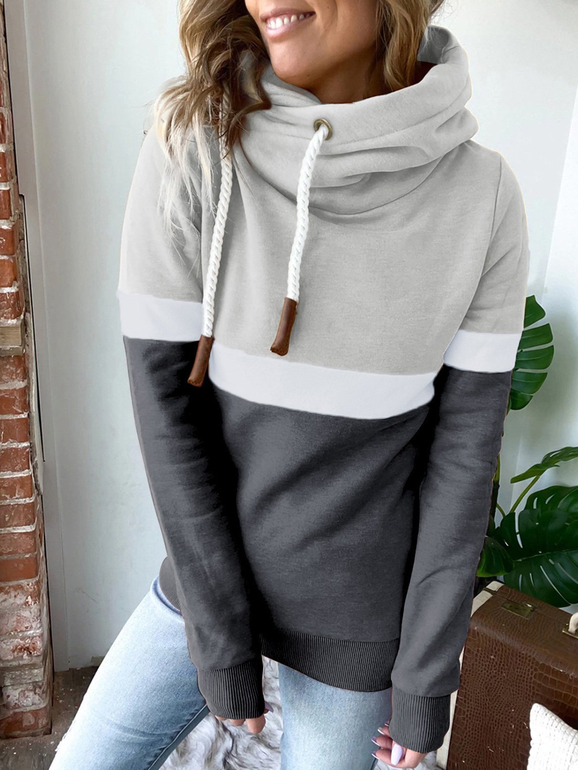 Caecilia | Tricolour Hooded Sweatshirt with Drawstring